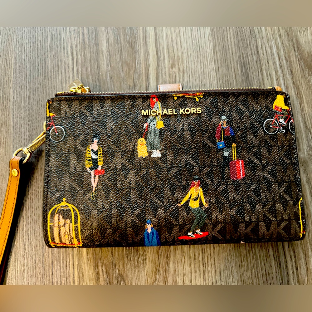 Authentic Limited Edition Micheal Kors Purse /Wallet/Wristlet Like New